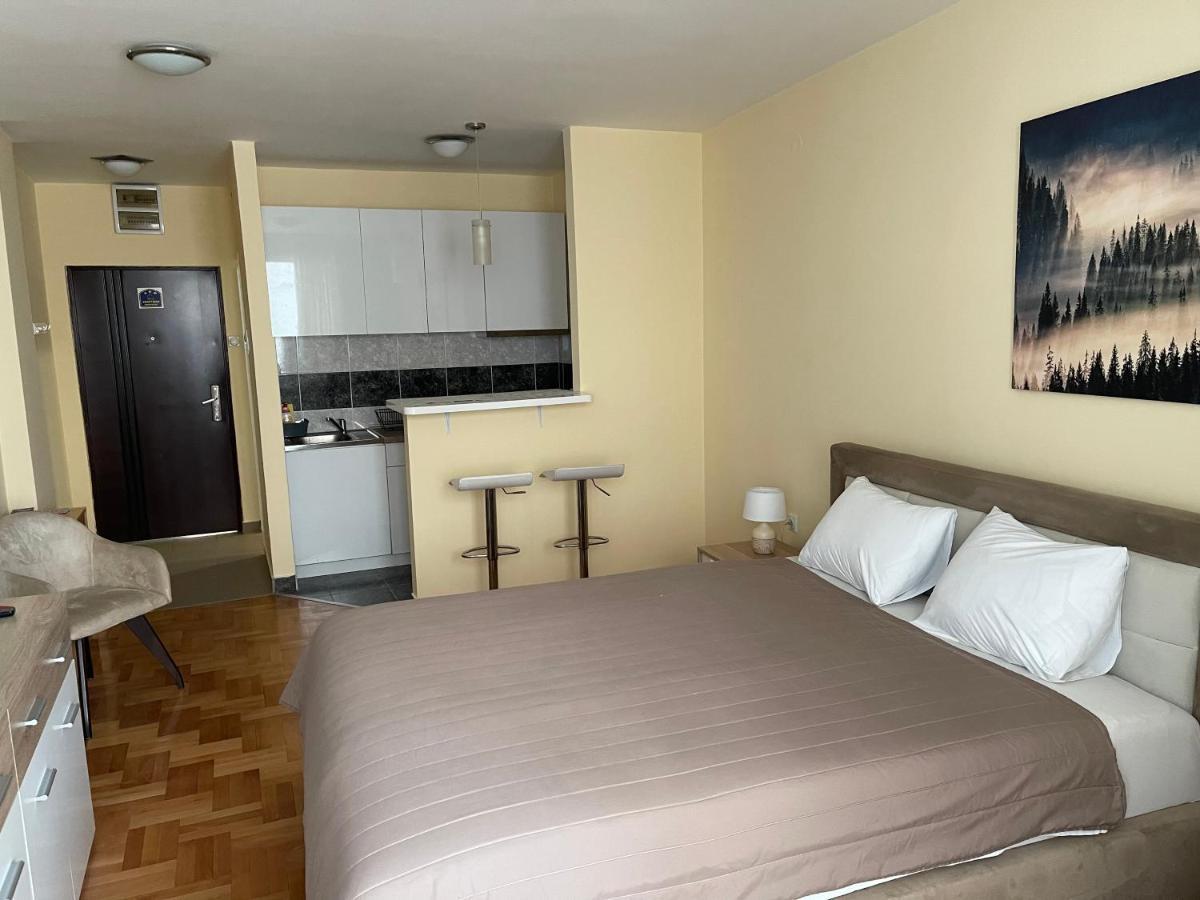 Trident Apartments 2 Ni Dış mekan fotoğraf