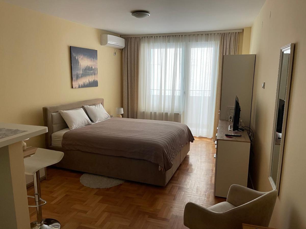 Trident Apartments 2 Ni Dış mekan fotoğraf