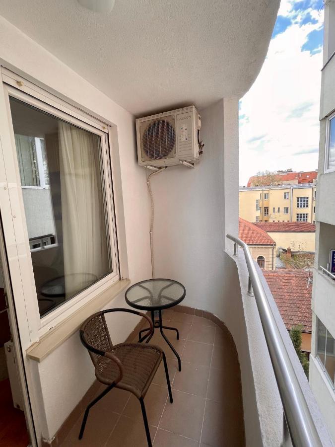 Trident Apartments 2 Ni Dış mekan fotoğraf